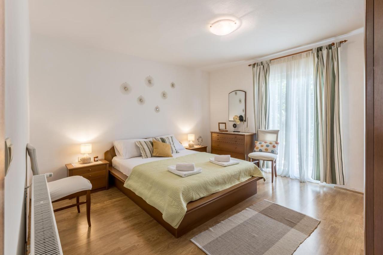 Citrus Accommodation Kastela Exterior photo