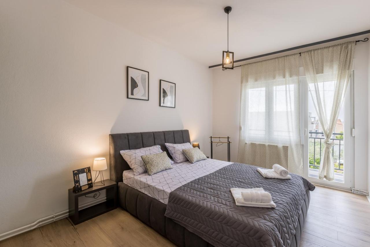 Citrus Accommodation Kastela Exterior photo