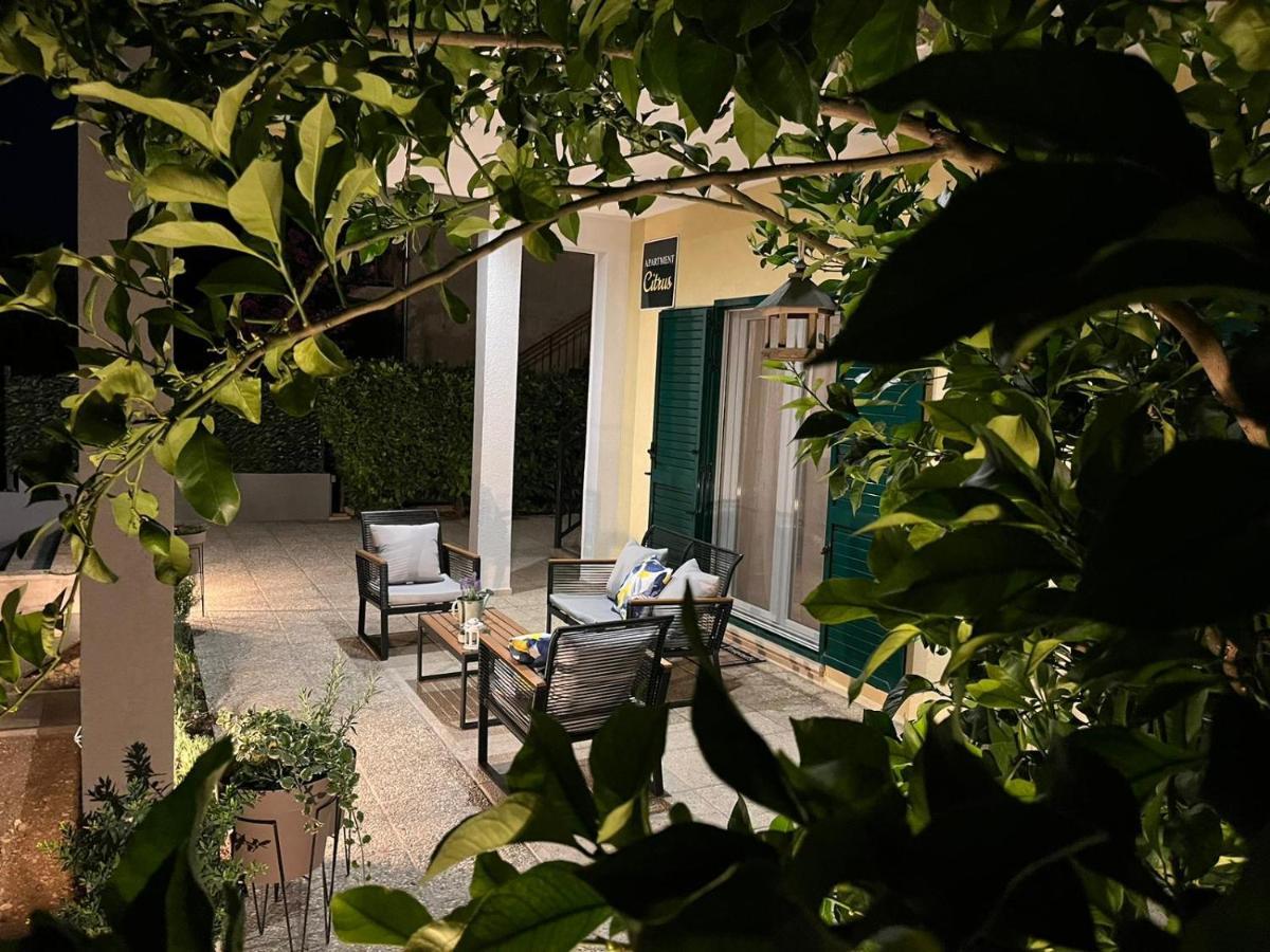 Citrus Accommodation Kastela Exterior photo
