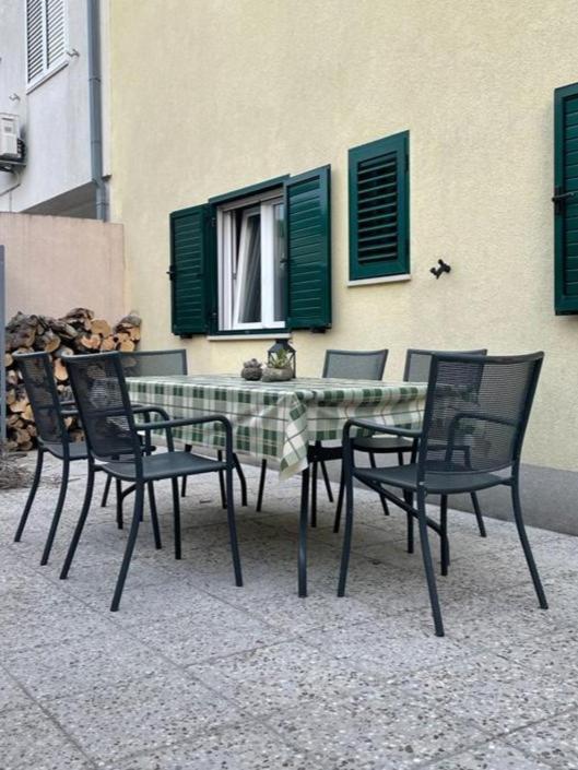 Citrus Accommodation Kastela Exterior photo