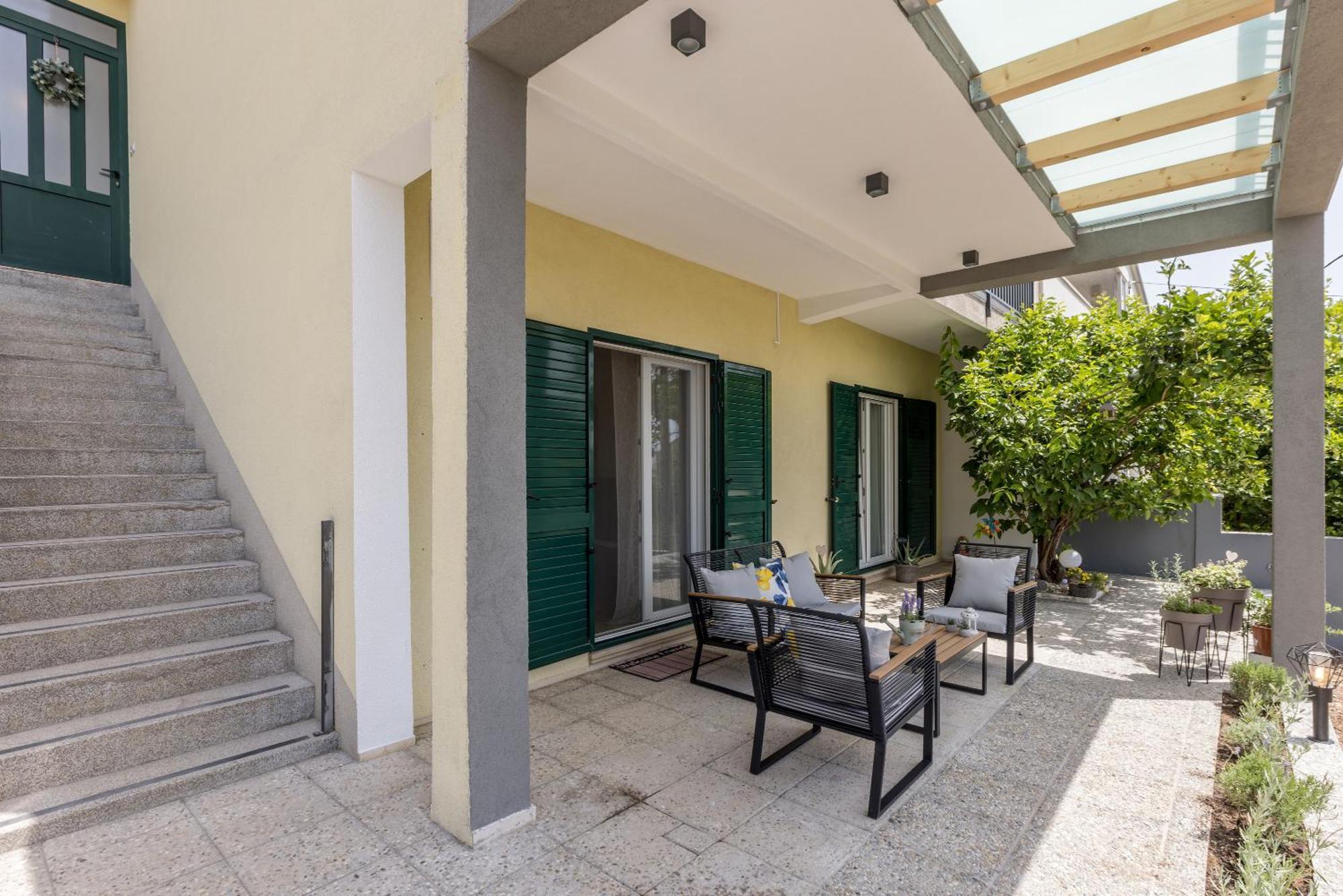 Citrus Accommodation Kastela Exterior photo